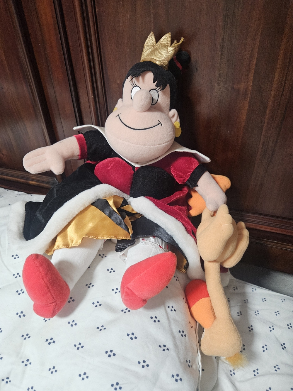 Rare Disney Queen of Hearts Alice in Wonderland Mallet 20" Stuffed Plush Doll